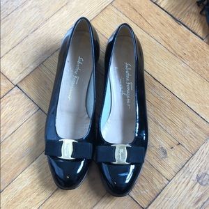 Ferragamo 7.5 low heels. Patent leather bow.